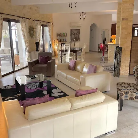 Private Sea Views Outdoor Bar Heated Pool *
